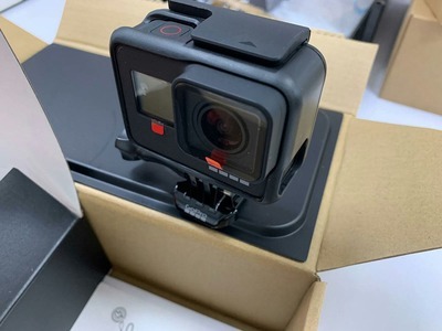 - GoPro HERO8 (CHDHX-801-RW), 12, 3840x2160, 1220  Black (,  3)